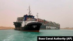 Рятувальна група продовжить спроби зрушити судно з місця 14:00 за єгипетським часом (15:00 за київським часом)