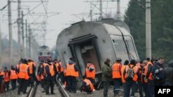 Восстановительные работы на месте взрыва/