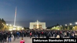 Митинг на площади в Бишкеке. 5 октября. 