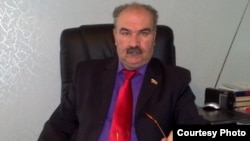 Отстраненный от руководства Компартией в середине марта Валерий Казиев в своем открытом письме обвинил экс-лидера коммунистов Станислава Кочиева в том, что именно он ведет кампанию против него