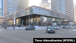 На перекрестке в Нур-Султане