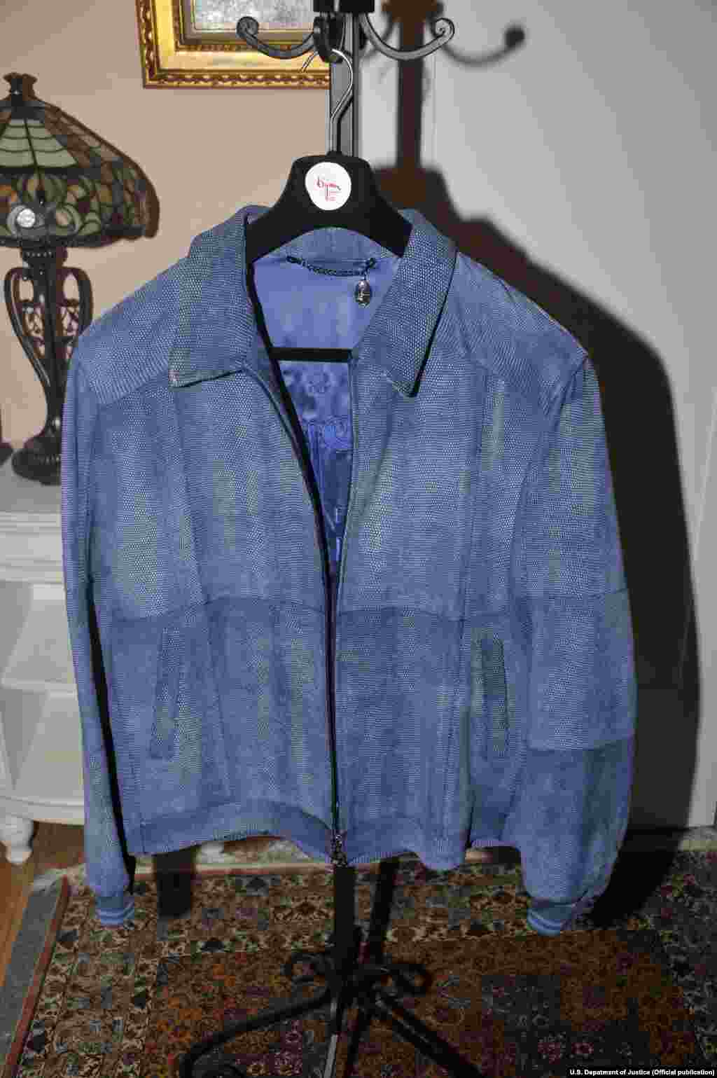 Піджак бренду House of Bijan