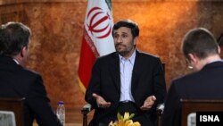 محمود احمدی‌نژاد، عکس متعلق به مصاحبه او با تلویزیون دانمارک