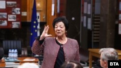 Божана Апостолова