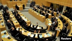 Голосование в парламенте Кипра (архив)