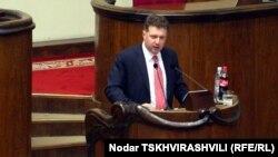 В самом начале выступления Тугуши привел точные цифры всех визитов своих сотрудников в 19 тюрем Грузии