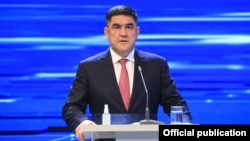 Курсан Асанов. 