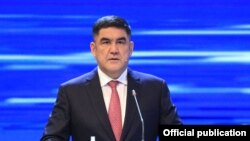 Курсан Асанов КТРКдагы дебатта.