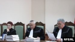 Жогорку Соттун судьялары: Максутова К.Е., Алымбеков Т.А., Жакыпбаев Ш.Ж.  