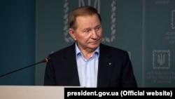 Кучма: якщо бачимо вогонь із садочка, ми можемо давати відповідь? Відповідь завжди давати треба, коли йдуть бойові дії на відповідній території