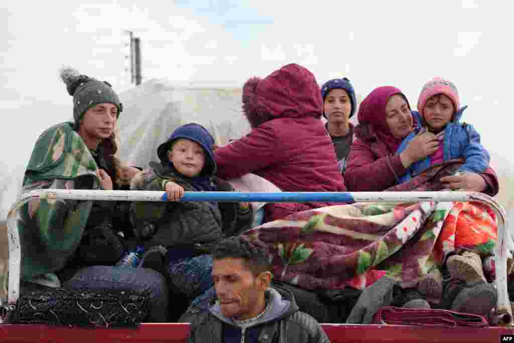 خانواده&zwnj;های کُرد سوری که در جریان حمله ترکیه در سال ۲۰۱۸ از خانه&zwnj;هایشان در منطقه عفرین آواره شده بودند، در تاریخ ۱۵ آذر به روستاهای خود در شمال سوریه بازگشتند.