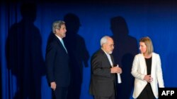 مذاکرات لوزان؛ جان کری همراه با محمدجواد ظریف، وزیر خارجه ایران و فدریکا موگرینی، مسئول سیاست خارجی اتحادیه اروپا