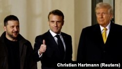 АКШнын шайланган президенти Дональд Трамп, Франциянын лидери Эммануэл Макрон, Украинанын президенти Владимир Зеленский, 7-декабрь, 2024-жыл.