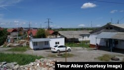 В марте от жильцов трех бараков потребовали освободить занимаемые помещения на том основании, что они признаны аварийными и подлежат сносу