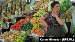 Нагорный Карабах - рынок Степанакерта 
