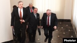 Сопредседатели Минской группы ОБСЕ в Ереване (архивная фотография) 