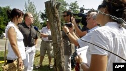 Жыйырма жыл мурда чек арадагы темир коргондун кулашын кубаныч менен тосуп алган венгерлер арасында ушу тапта коммунисттик доорго салыштырмалуу азыр материалдык жактан уттурдук деп эсептегендер басымдуулук кылат. 