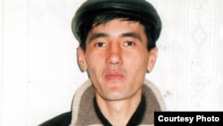 Лесбек Дуйсенбиев, осужденный как "член террористической группы" после событий в Таразе 12 ноября 2011 года.  