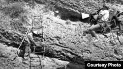 Кыска метраждуу "Бул кайгы эмес" тасмасы, 1970-жыл. Режиссер Яков Бронштейн, башкы ролдо  Советбек Жумадылов.