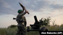 Украинанын Бахмут шаары үчүн салгылашып жаткан украин аскери. 22-июль, 2023-жыл.