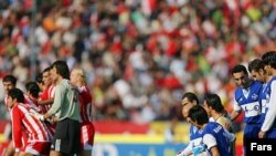 پرسپوليس در ادامه بازی بارها توسط کعبی، رضايی، معدنچی و آشوبی در موقعيت گلزنی قرار گرفت