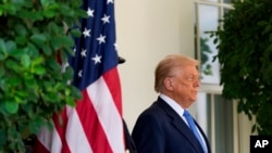 Трамп Азербайжан менен Армениянын ортосундагы келишимге кол коюу маалында