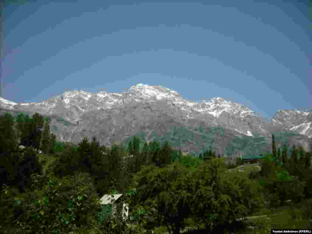 Арстанбап пансионаты - тынч  көлөкөлүү жай. 