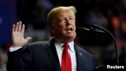 Дональд Трамп Индиана штатындагы үгүт жыйынында. 5-ноябрь, 2018-жыл. 
