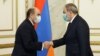 Armenia - Prime Minister Nikol Pashinian (R) meets with Bright Armenia Party leader Edmon Marukian, March 4, 2021.