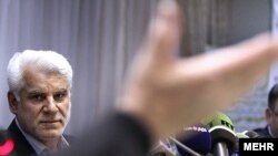 محمود بهمنی، رییس‌ بانک مرکزی جمهوری اسلامی ایران.