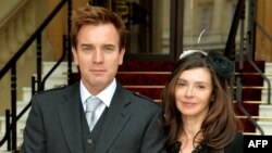 Юън Макгрегър и бившата му жена Ийв Мавракис, 28 юни 2013 г.