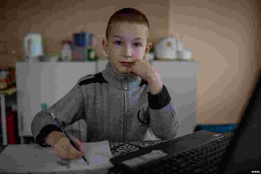 Мириям һәм Эмир-Усейнның тугыз яшьлек уллары Бекир