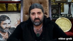 تصویری از یکی از ویدئوهای نوح زعیتر