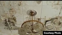 Токтоболот Абдумомунов атындагы Кыргыз академиялык драма театрынын тамчы өтүп аткан шыбы.