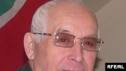 Иҗтимагый үзәк лидеры Юныс Камалетдинов.