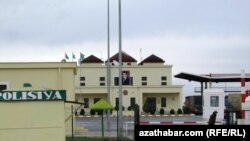 Туркманистон ва Ўзбекистон чегараси.