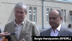 ՀԱՊԿ գլխավոր քարտուղար Նիկոլայ Բորդյուժան և Հայաստանի պաշտպանության նախարար Սեյրան Օհանյանը, արխիվ