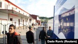 Ulaz u kamp u Velikoj Kladuši