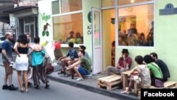 Tbilisidəki Kiwi kafesi