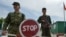 Кыргызстанские пограничники на кыргызско-таджикской границе. Иллюстративное фото. 