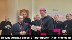 Першая сустрэча каталіцкіх біскупаў з апостальскім нунцыем у Беларусі архібіскупам Іньяцыё Чэфалья