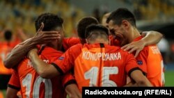 «Шахтар» святкує перемогу над «Вольфсбургом»