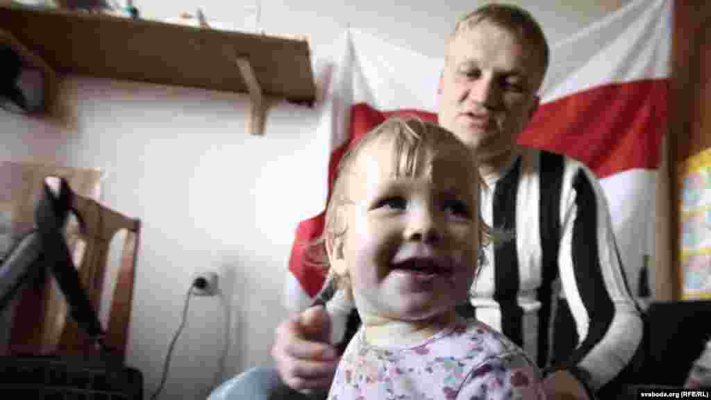 Kavalenka and his daughter Vika