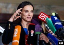 Олена Ісінбаєва на прес-конференції у Москві, 9 грудня 2016 року