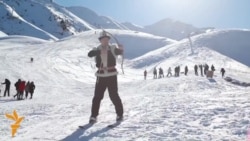 Жебе менен жарышкан чаңгычылар