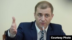 Министр подчеркнул, что при реализации Инвестпрограммы постарались обеспечить максимальную прозрачность деятельности Минэкономики и в целом всей системы