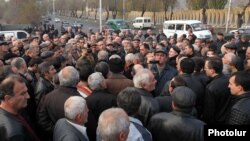 «Նաիրիտ»-ի աշխատակիցները բողոքի ակցիա են անցկացնում