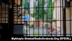 За ґратами – флігель будинку на Канатній, 7