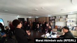 Ниязаалы атындагы музыкалык окуу жайынын жамааты ырчы Самара Каримова менен жолугушкан учур. 14-январь, 2021-жыл. 