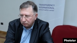 Վարուժան Հոկտանյան, արխիվ